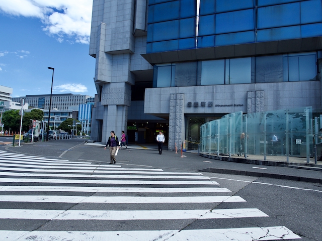 JR信濃町駅の入口改札の画像