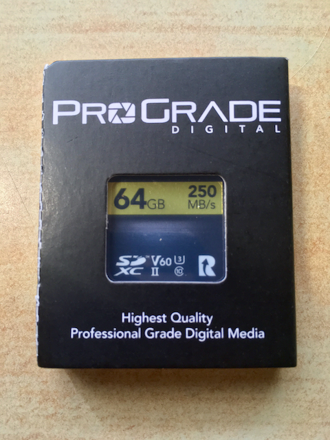 ProGrade DIgital SDXCカードの開封画像1
