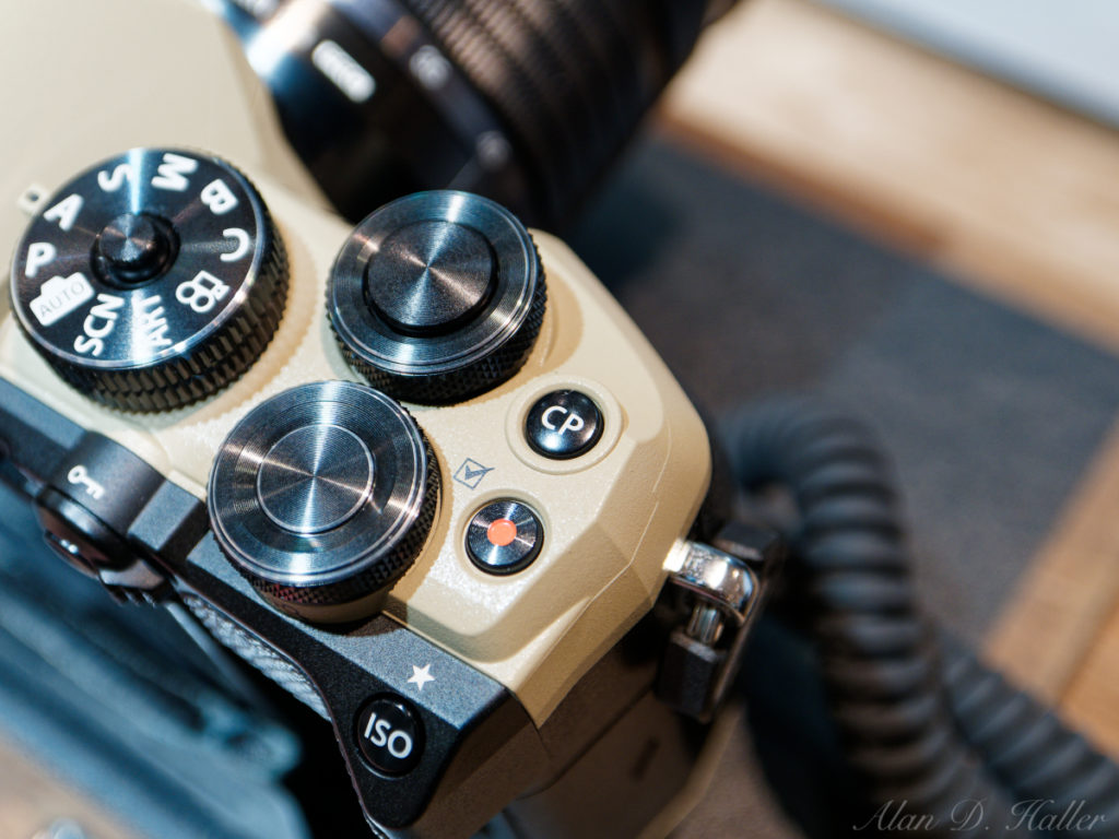 OM SYSTEM OM-5 Mark II CPボタン